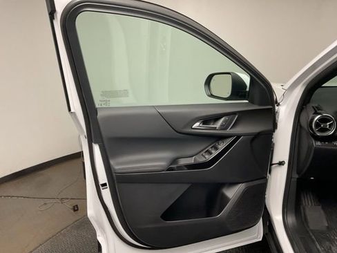 New 2026 Chevrolet Equinox LT w/ LPO, Floor Liner Package FWD image 9
