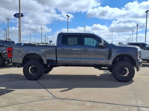 New 2026 Ford F250 Lariat w/ Black Appearance Package image 8