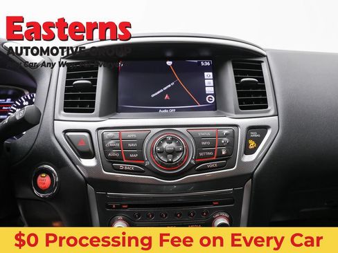 Used 2020 Nissan Pathfinder SL AWD/4WD image 12