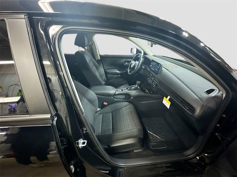 New 2026 Honda HR-V LX image 24