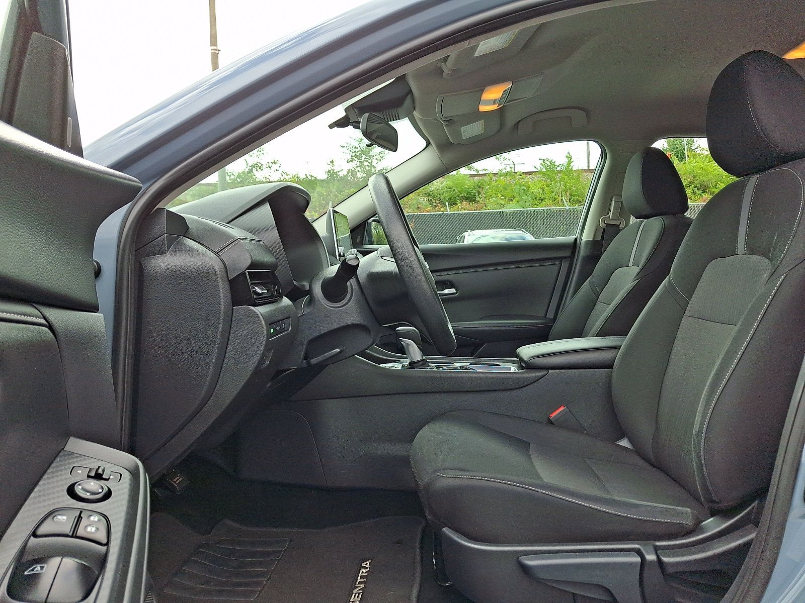 Used 2025 Nissan Sentra SV FWD image 14