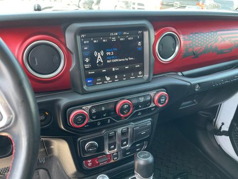 Used 2023 Jeep Wrangler Rubicon w/ Cold Weather Group AWD/4WD image 20