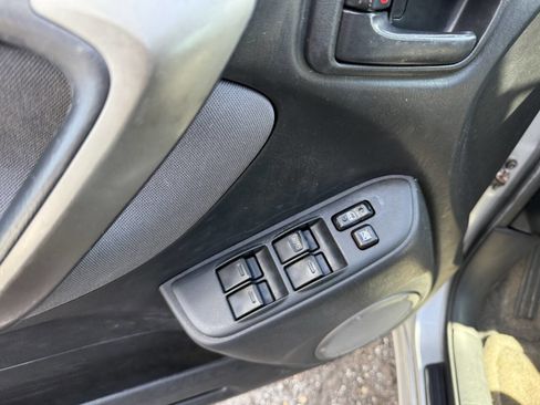 Used 2005 Toyota RAV4 2WD image 19