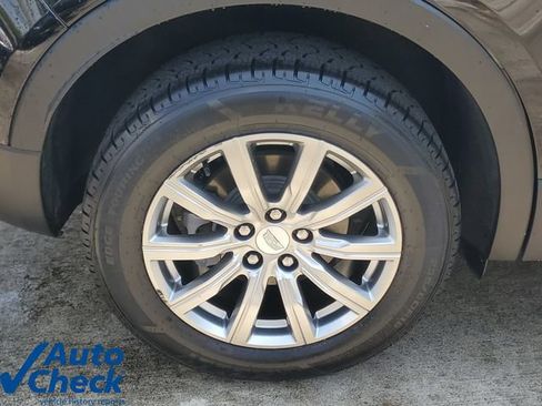 Used 2023 Cadillac XT4 Premium Luxury FWD image 8