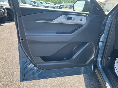 New 2026 Ford Explorer Active RWD image 17