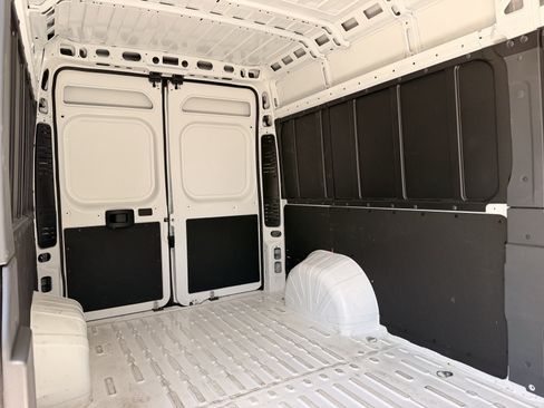 Used 2026 RAM ProMaster 2500 w/ Convenience Group FWD image 26