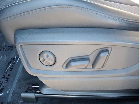 Used 2024 Audi Q5 e Premium Plus image 15