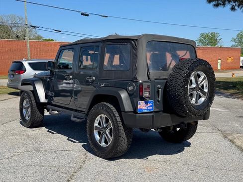 Used 2018 Jeep Wrangler Unlimited Sport w/ Connectivity Group AWD/4WD image 5