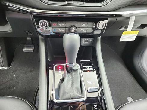 New 2026 Jeep Compass Latitude image 17