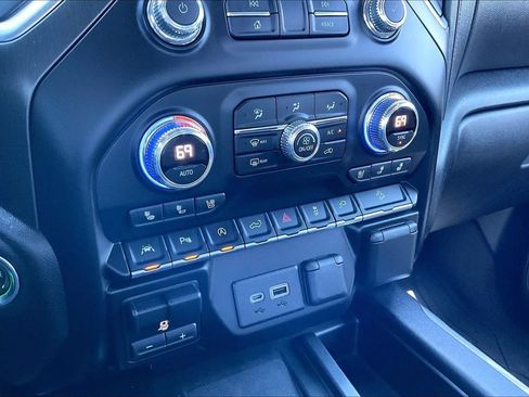 Used 2019 GMC Sierra 1500 AT4 w/ Off Road Performance Package AWD/4WD image 21