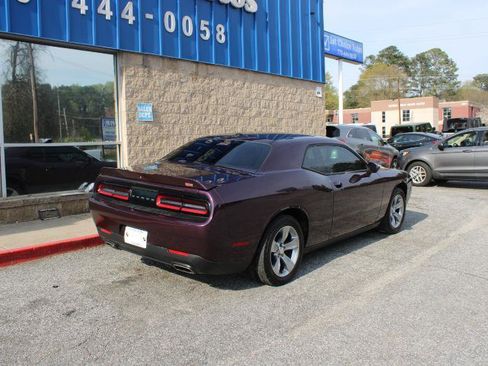 Used 2020 Dodge Challenger SXT image 5