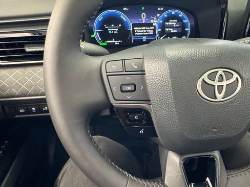 Used 2026 Toyota Camry XLE w/ Premium Package FWD image 19