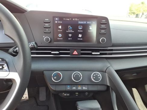 New 2026 Hyundai Elantra SE FWD image 17