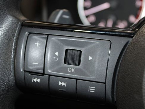 Used 2023 Nissan Rogue SV AWD/4WD image 19