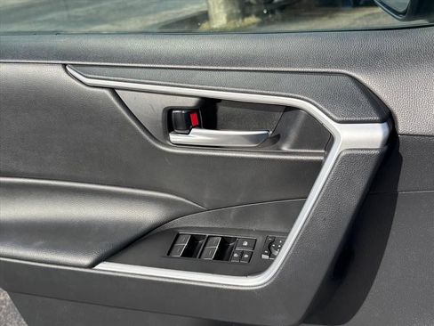 Certified 2024 Toyota RAV4 SE w/ Convenience Package image 17