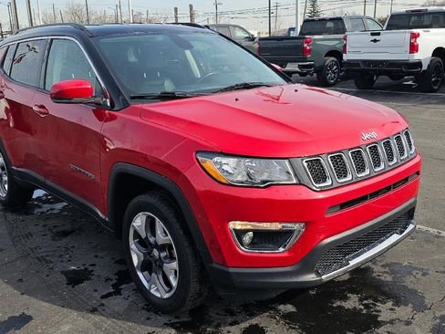 Used 2018 Jeep Compass Limited image 2