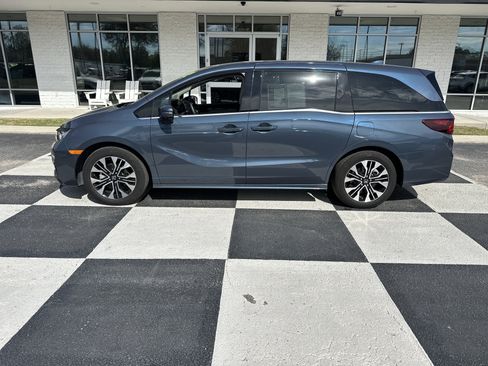 Used 2025 Honda Odyssey Elite image 1