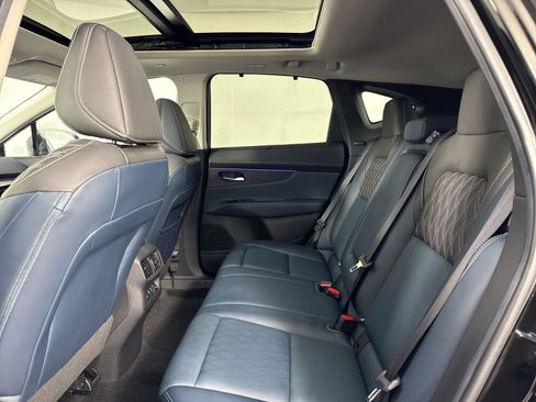 Used 2025 Nissan Murano Platinum AWD/4WD image 23