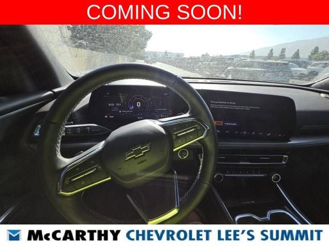Used 2025 Chevrolet Traverse LT w/ Midnight/Sport Edition FWD image 7