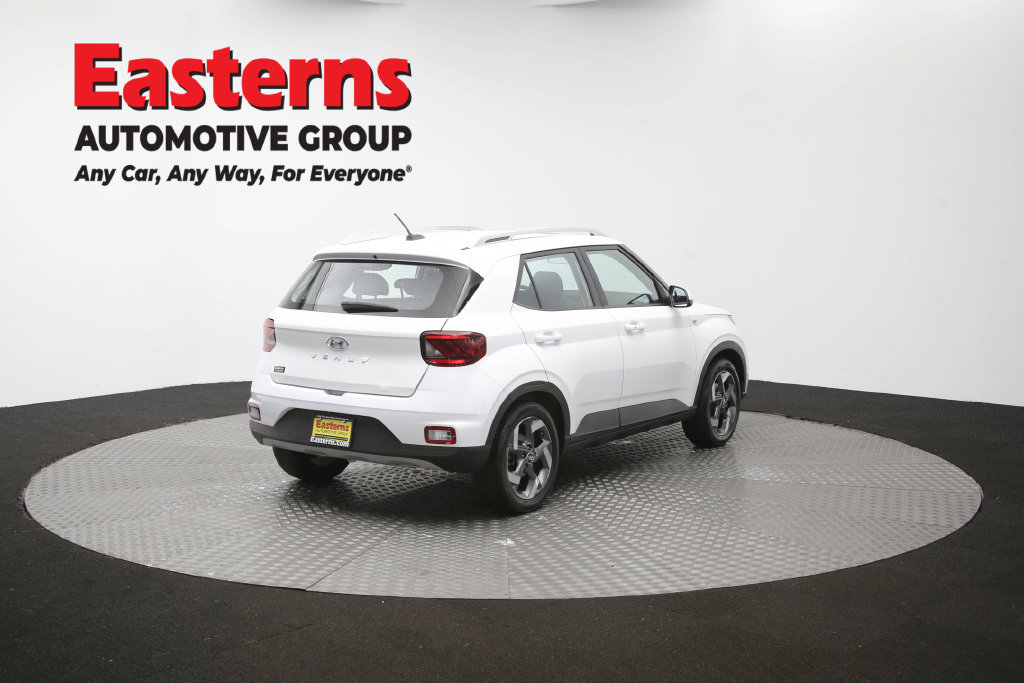 Used 2025 Hyundai Venue SEL FWD image 44