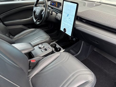 Used 2022 Ford Mustang Mach-E Premium image 15