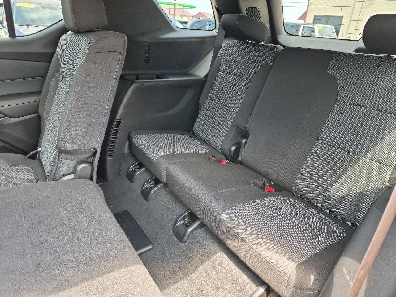 Used 2023 Chevrolet Traverse LT w/ LPO, Floor Liner Package AWD/4WD image 14