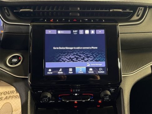 Used 2023 Jeep Grand Cherokee L Laredo image 19