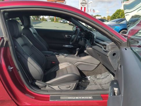 Used 2025 Ford Mustang GT Premium image 13