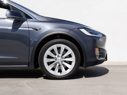 Used 2020 Tesla Model X Long Range AWD/4WD image 11