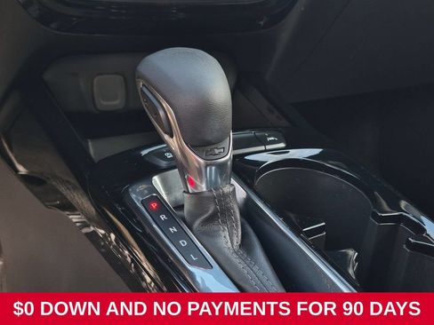 Used 2025 Chevrolet Trax LT w/ LT Convenience Package FWD image 22