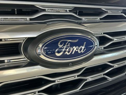 Used 2023 Ford Expedition Max Platinum image 32