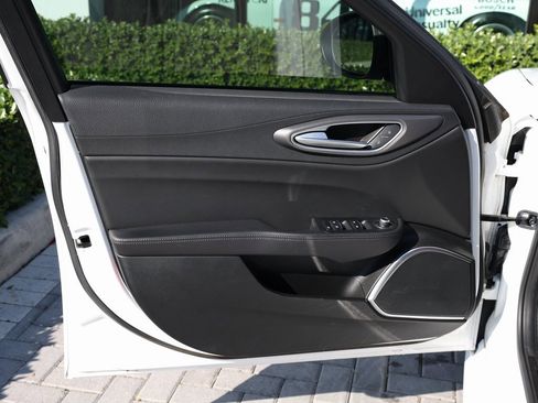 Used 2022 Alfa Romeo Giulia Veloce image 10