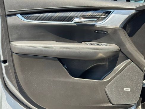 Used 2024 Cadillac XT6 Premium Luxury FWD image 17