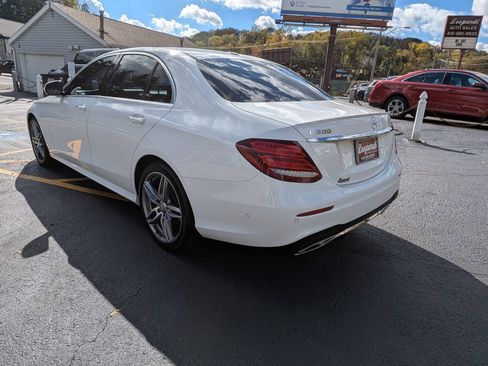 Used 2017 Mercedes-Benz E 300 4MATIC image 5