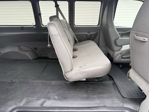 Used 2020 Chevrolet Express 3500 image 14