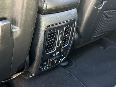 Used 2019 Jeep Grand Cherokee Limited w/ Luxury Group II image 13