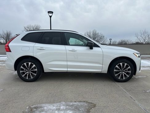 Certified 2025 Volvo XC60 B5 Core image 10