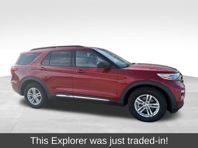 Certified 2020 Ford Explorer XLT w/ Equipment Group 202A AWD/4WD image 1