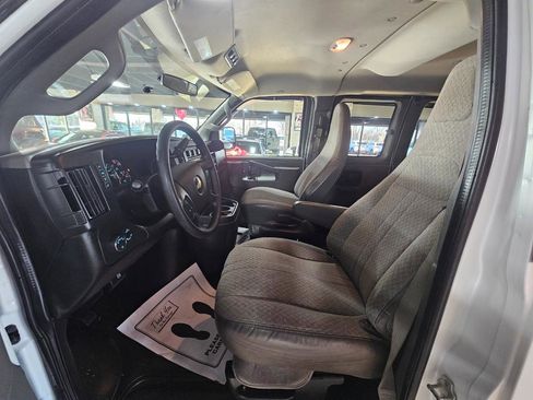 Used 2016 Chevrolet Express 3500 LT w/ LT Preferred Equipment Group image 22