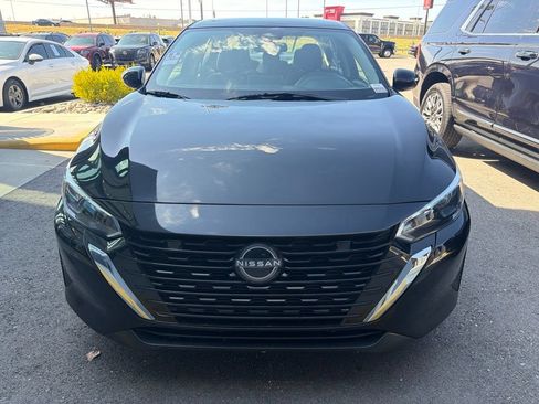 Used 2024 Nissan Sentra SV FWD image 2