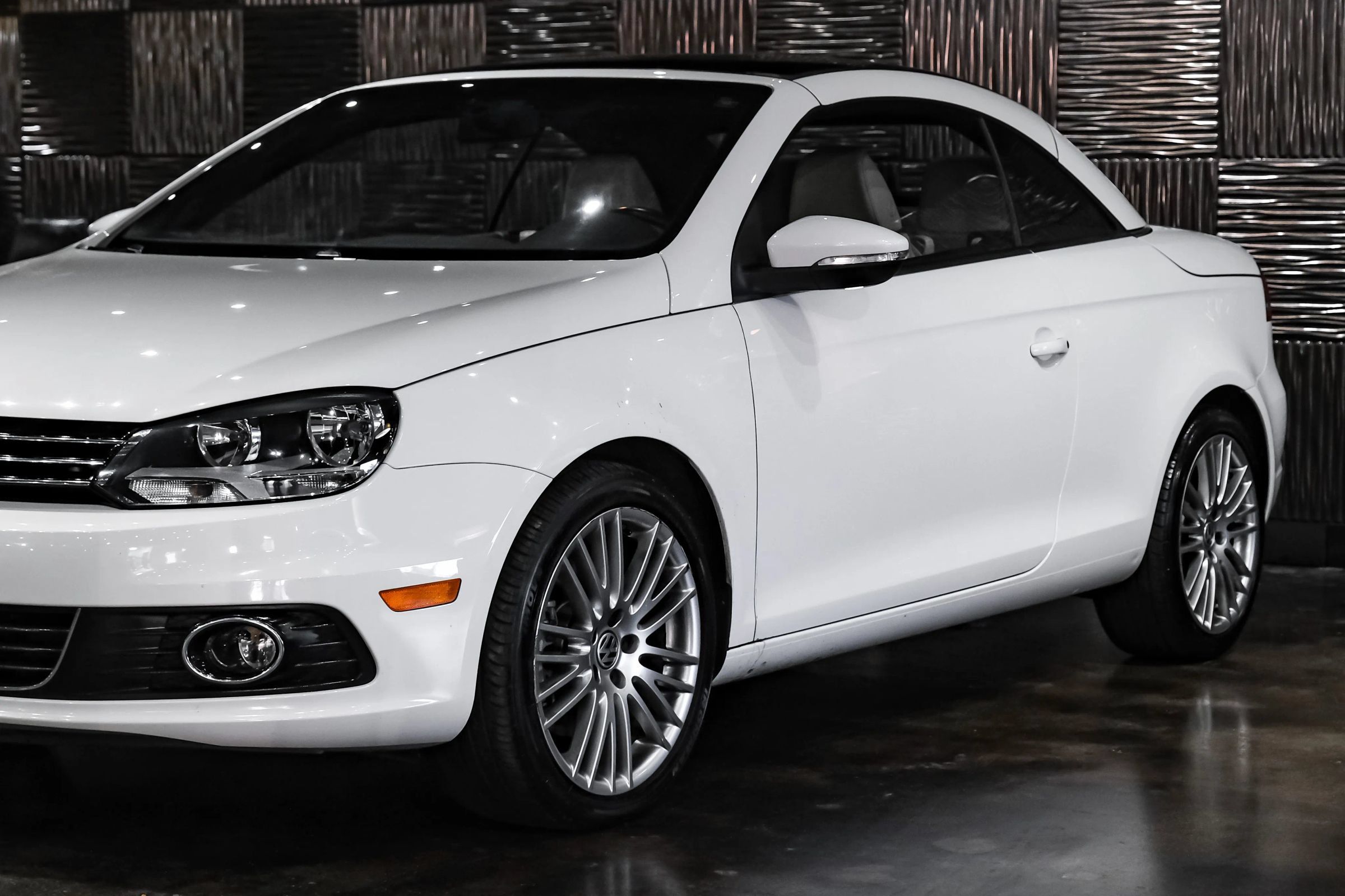 Used 2012 Volkswagen Eos Komfort FWD image 9