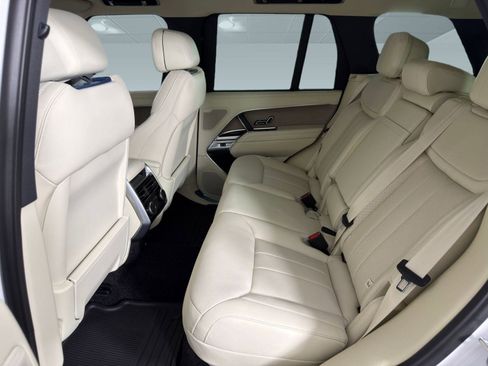 Used 2026 Land Rover Range Rover SE image 12