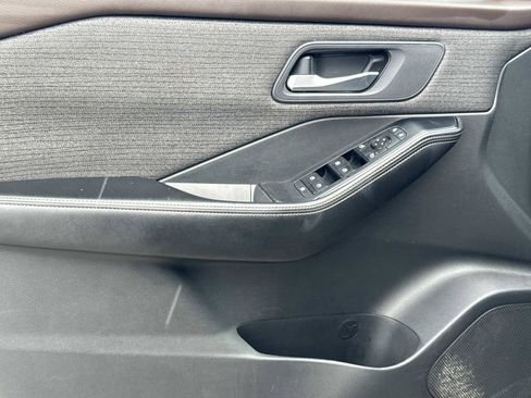 Certified 2022 Nissan Rogue SV FWD image 17