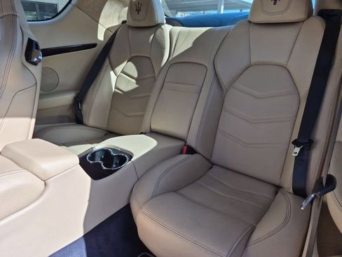 Used 2015 Maserati GranTurismo Sport RWD image 18