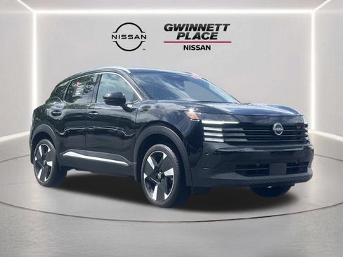 Used 2025 Nissan Kicks SR FWD image 26