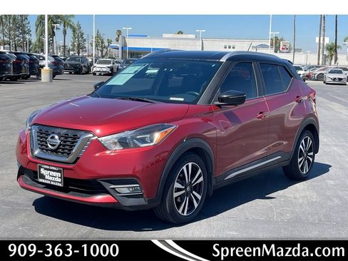 Used 2018 Nissan Kicks SR FWD image 1