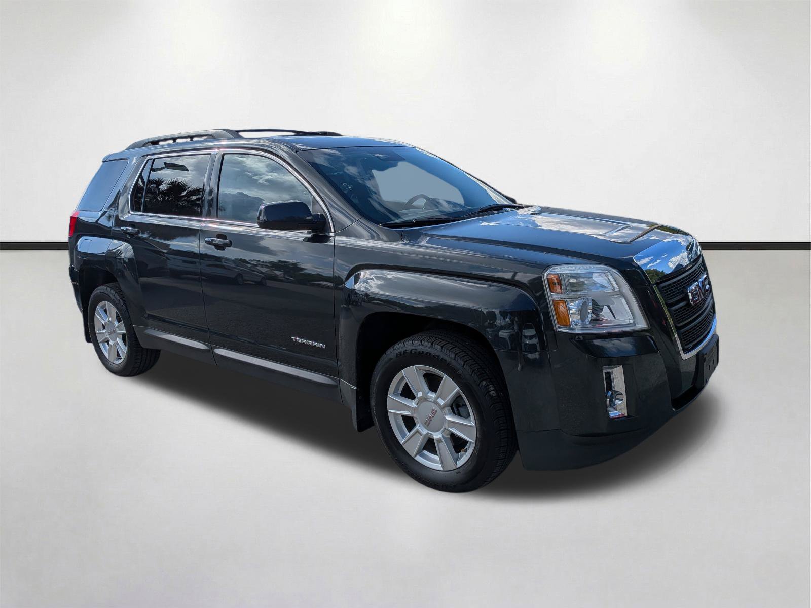 Used 2013 GMC Terrain SLT w/ Safety Package FWD image 1