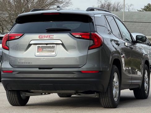 Used 2020 GMC Terrain SLE w/ Driver Convenience Package FWD image 10
