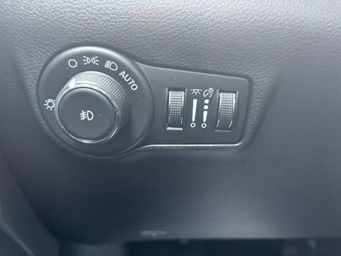 Used 2025 Jeep Compass Limited AWD/4WD image 16