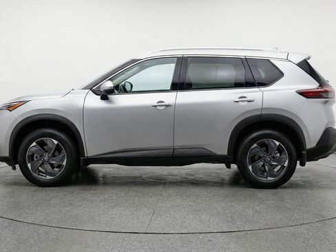 Used 2025 Nissan Rogue SV AWD/4WD image 5